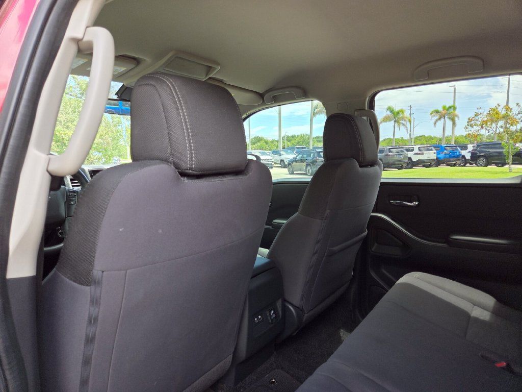 Used 2024 Nissan Frontier SV w/ SV Convenience Package RWD image 23