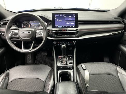 Used 2023 Jeep Compass Trailhawk AWD/4WD image 4