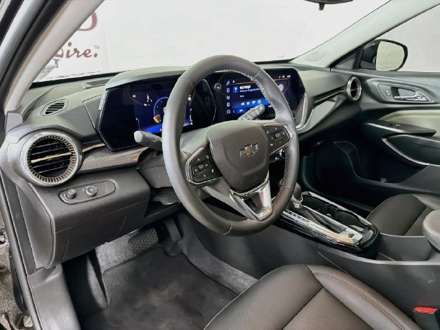 Used 2025 Chevrolet Trax ACTIV FWD image 11