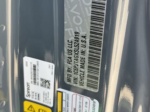 New 2025 Jeep Gladiator Willys image 28