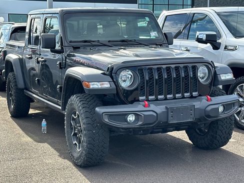 Used 2023 Jeep Gladiator Rubicon w/ Cold Weather Group AWD/4WD image 2