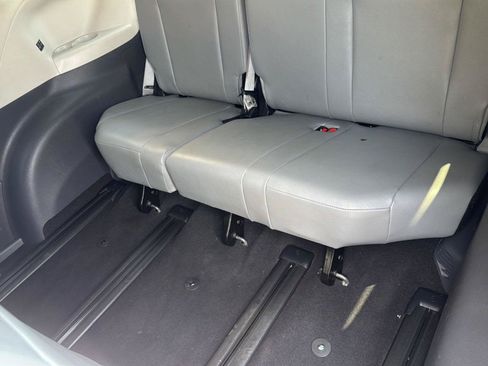 Used 2023 Toyota Sienna XLE FWD image 24