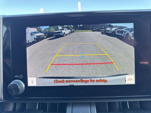Used 2025 Toyota RAV4 XLE AWD/4WD image 13