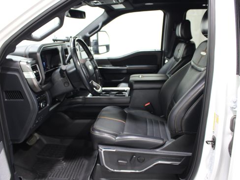Used 2024 Ford F350 Platinum AWD/4WD image 3