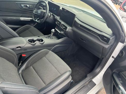 Used 2025 Ford Mustang GT RWD image 10