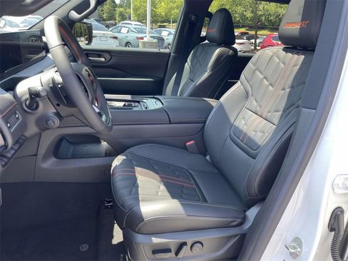 New 2025 Nissan Armada PRO-4X w/ Pro-4X Premium Package image 18