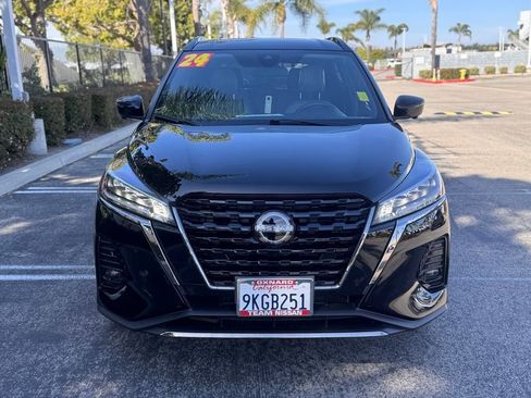 Certified 2024 Nissan Kicks SR w/ SR Premium Package image 3