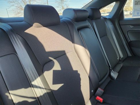 Used 2025 Honda Civic Sport image 18