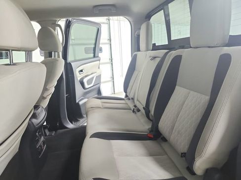 Used 2020 Nissan Titan SV w/ SV Convenience Package RWD image 33