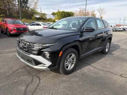 Certified 2025 Hyundai Tucson SE AWD/4WD image 3