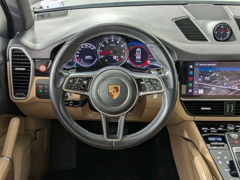 Certified 2023 Porsche Cayenne AWD/4WD image 15