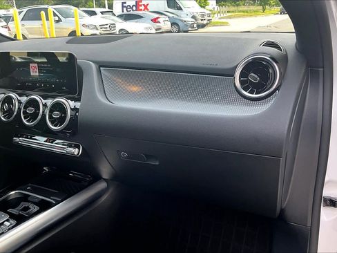 Certified 2021 Mercedes-Benz GLA 250 image 17