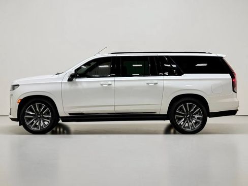 Used 2024 Cadillac Escalade ESV Sport w/ Touring Package AWD/4WD image 15