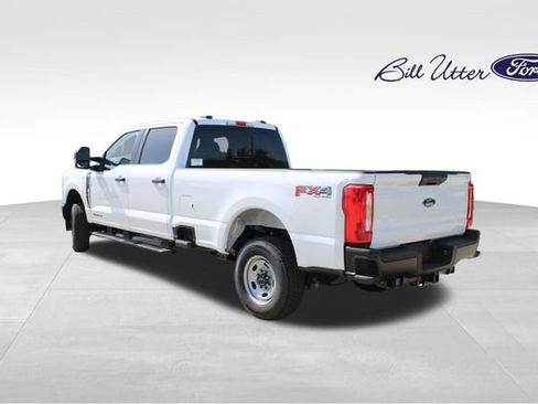 New 2026 Ford F250 XL w/ FX4 Off-Road Package AWD/4WD image 4