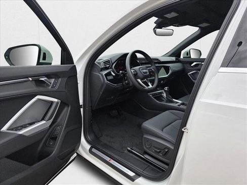 New 2025 Audi Q3 2.0T Premium w/ Convenience Package image 13