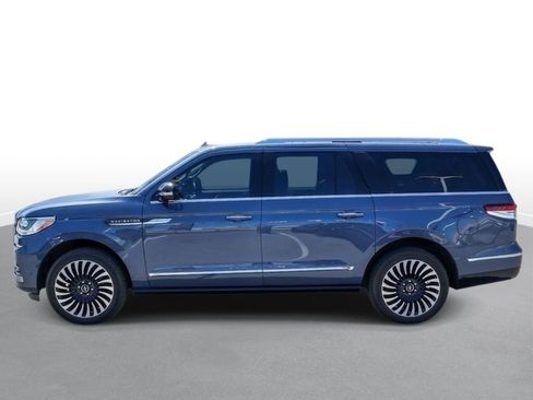 Used 2023 Lincoln Navigator L Reserve AWD/4WD image 5