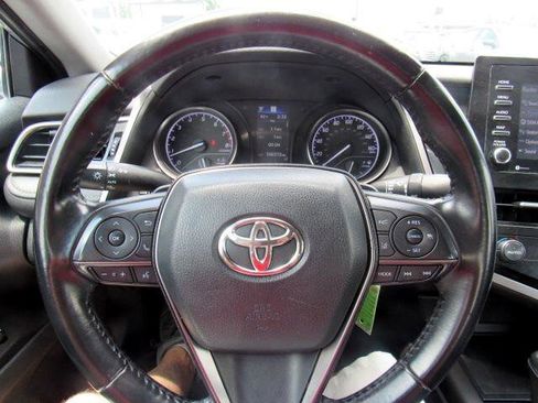 Used 2021 Toyota Camry SE image 16