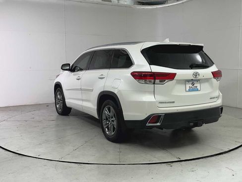 Used 2017 Toyota Highlander Limited Platinum AWD/4WD image 3