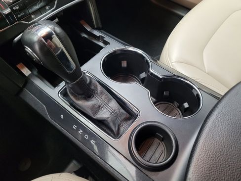 Used 2019 Ford Explorer XLT FWD image 26