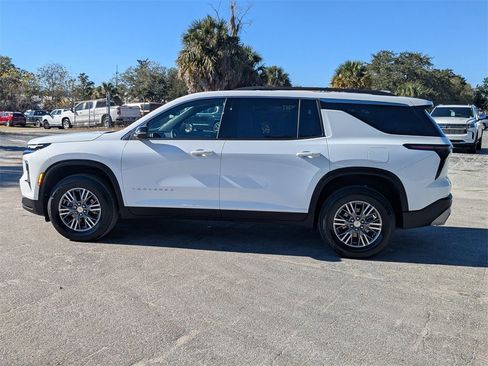 Certified 2025 Chevrolet Traverse LT image 6