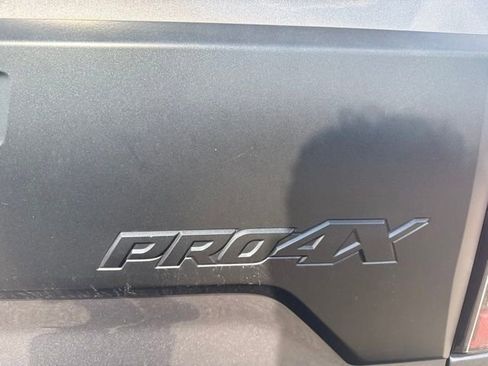 Used 2021 Nissan Titan PRO-4X w/ Pro-4x Convenience Package AWD/4WD image 10