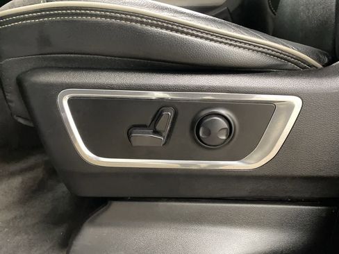 Used 2024 RAM 1500 Laramie image 15