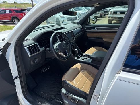 Used 2022 Volkswagen Atlas Cross Sport SEL Premium R-Line image 20