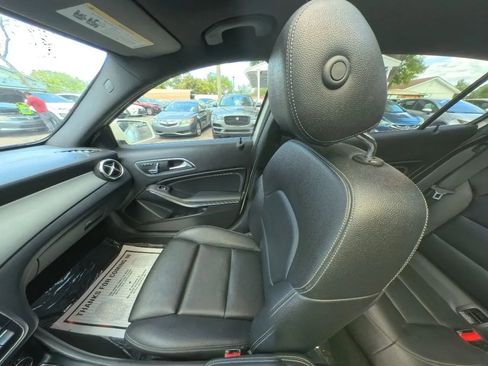 Used 2018 Mercedes-Benz GLA 250 4MATIC w/ Premium Package image 27