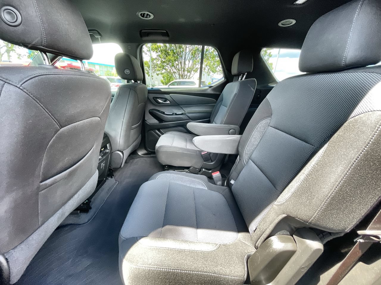 Used 2023 Chevrolet Traverse LT FWD image 24