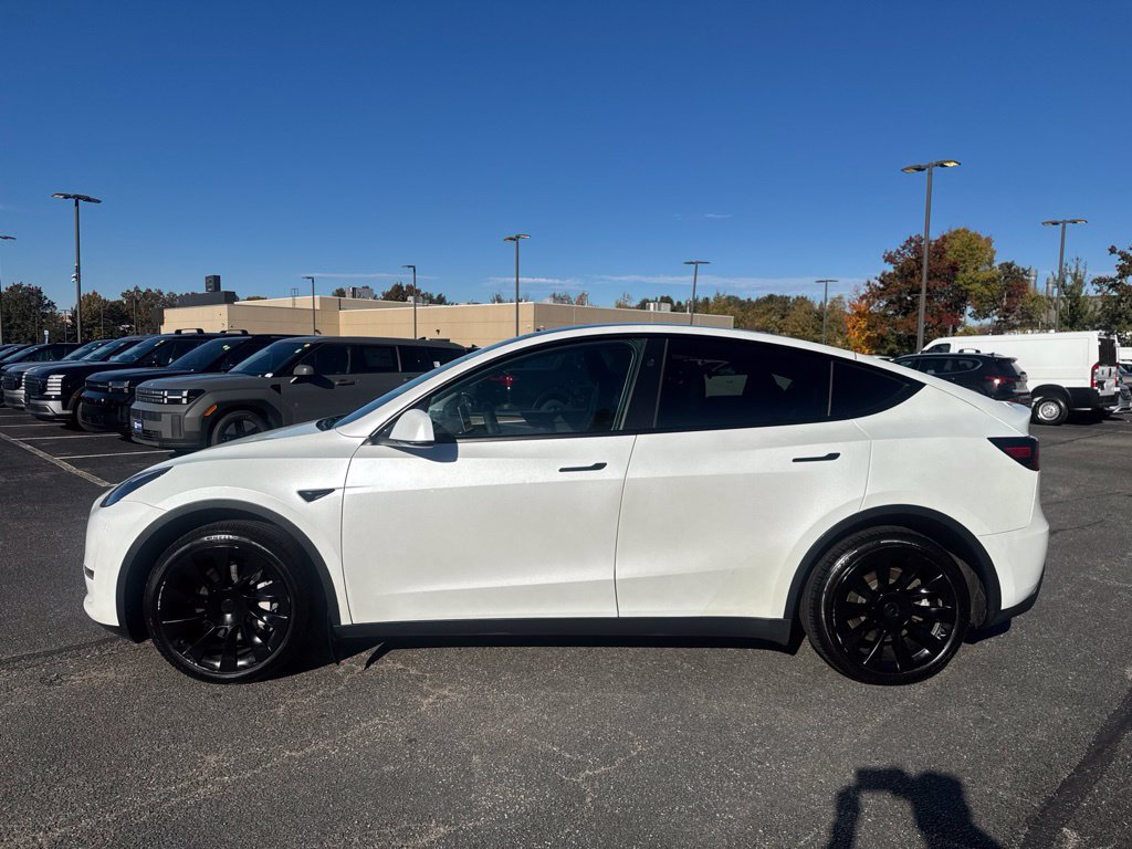 Used 2023 Tesla Model Y Long Range AWD/4WD image 3