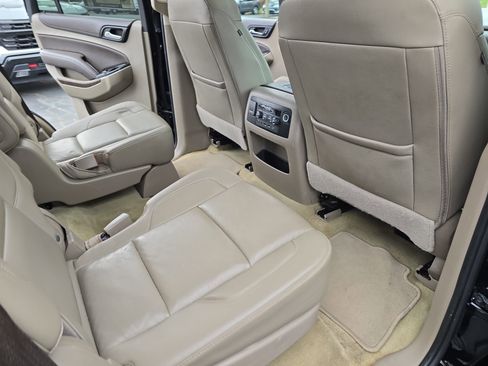 Used 2017 Chevrolet Tahoe LT w/ LT Signature Package image 11