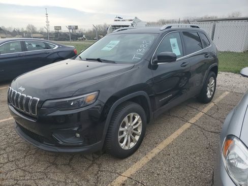 Used 2019 Jeep Cherokee Latitude w/ Popular Appearance Group AWD/4WD image 3