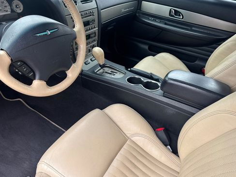 Used 2005 Ford Thunderbird RWD image 16