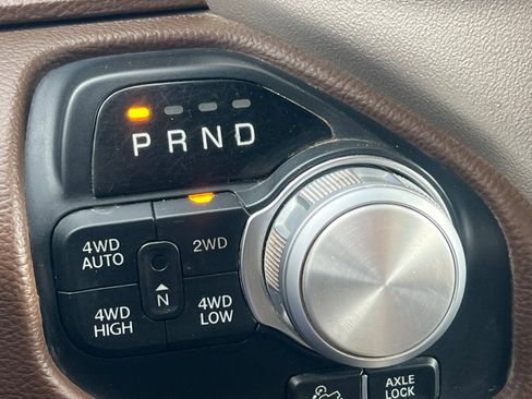 Used 2019 RAM 1500 Laramie image 18