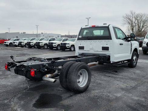 New 2026 Ford F350 XL w/ XL Chrome Package image 4