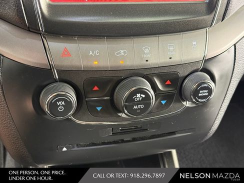 Used 2017 Dodge Journey Crossroad w/ Popular Equipment Group AWD/4WD image 33