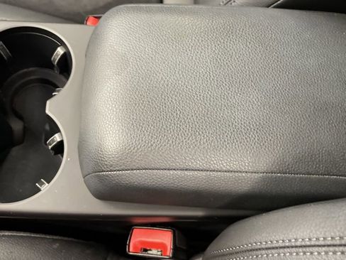 Used 2021 Porsche Macan image 10