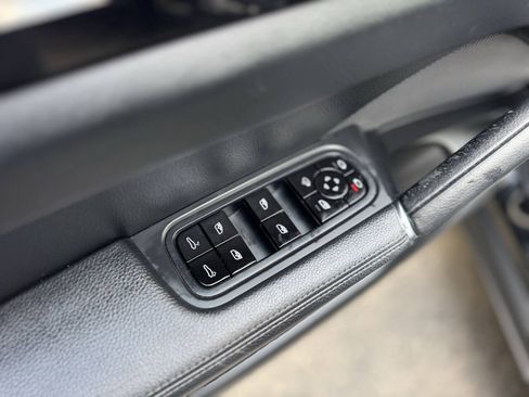 Used 2020 Porsche Cayenne AWD/4WD image 11