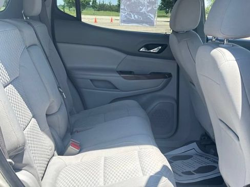 Used 2017 GMC Acadia SLE AWD/4WD image 25