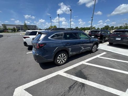 Used 2024 Subaru Outback Premium AWD/4WD image 5