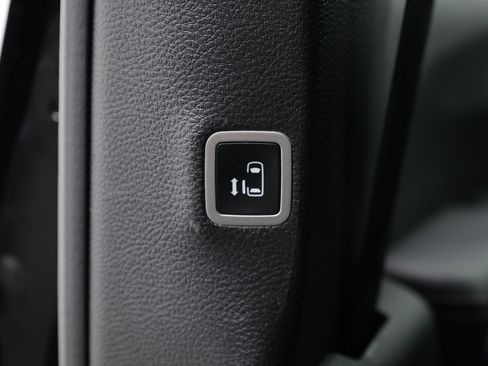 Used 2025 Chrysler Pacifica Select FWD image 31