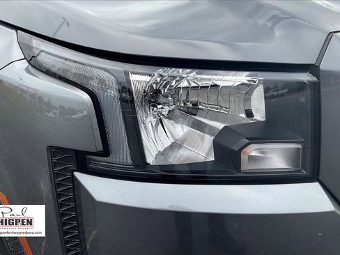 Used 2024 Nissan Frontier SV w/ SV Convenience Package image 29