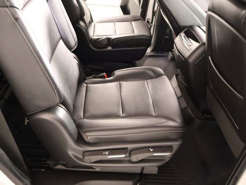 Used 2022 Cadillac Escalade Luxury AWD/4WD image 14