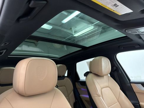 Used 2024 Porsche Cayenne S image 15