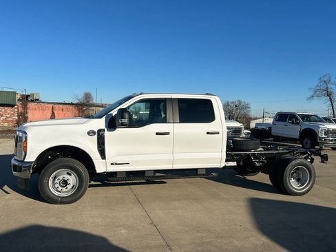 New 2026 Ford F350 XL image 2