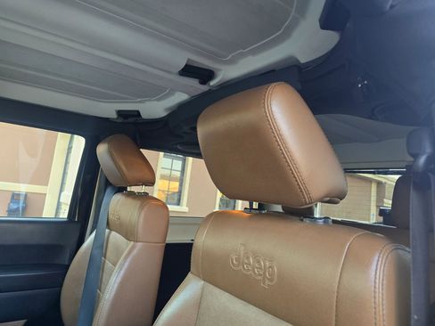 Used 2012 Jeep Wrangler Sahara w/ Connectivity Group AWD/4WD image 23