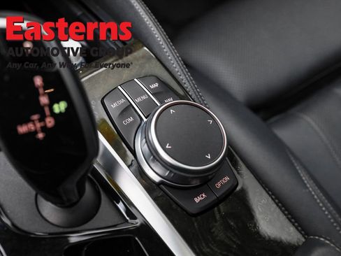 Used 2022 BMW 530i xDrive w/ M Sport Package image 22