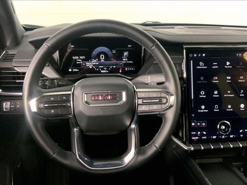 Used 2025 GMC Acadia Elevation FWD image 5