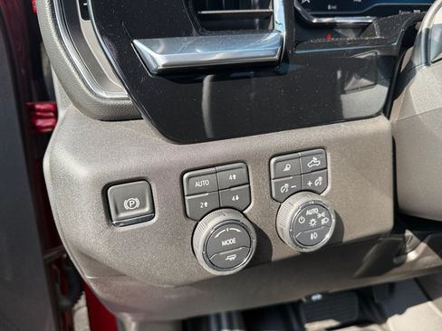 Used 2025 Chevrolet Silverado 1500 RST AWD/4WD image 17