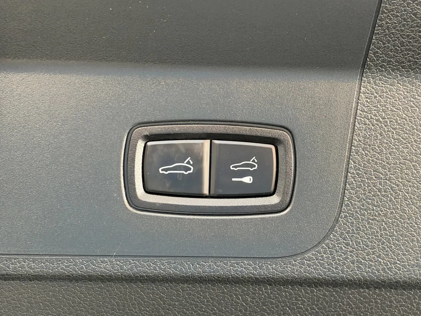 Used 2018 Porsche Panamera 4S AWD/4WD image 19